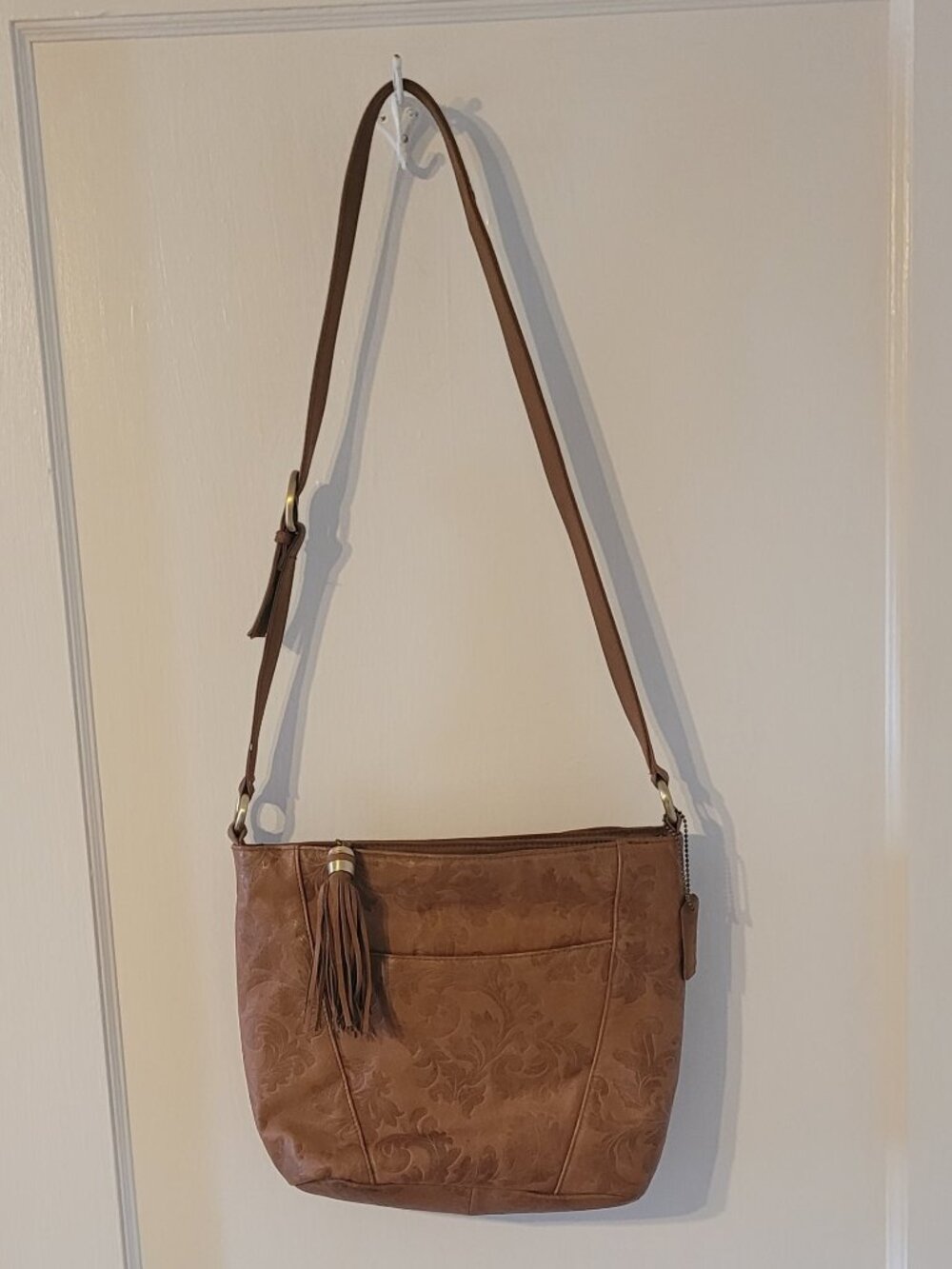 Gorgeous St. John's Bay Tan Embossed Genuine Leather Triple Compartment Bag